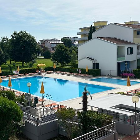 Villaggio Luna Swimmingpool- Agenzia Cocal Καόρλε Εξωτερικό φωτογραφία