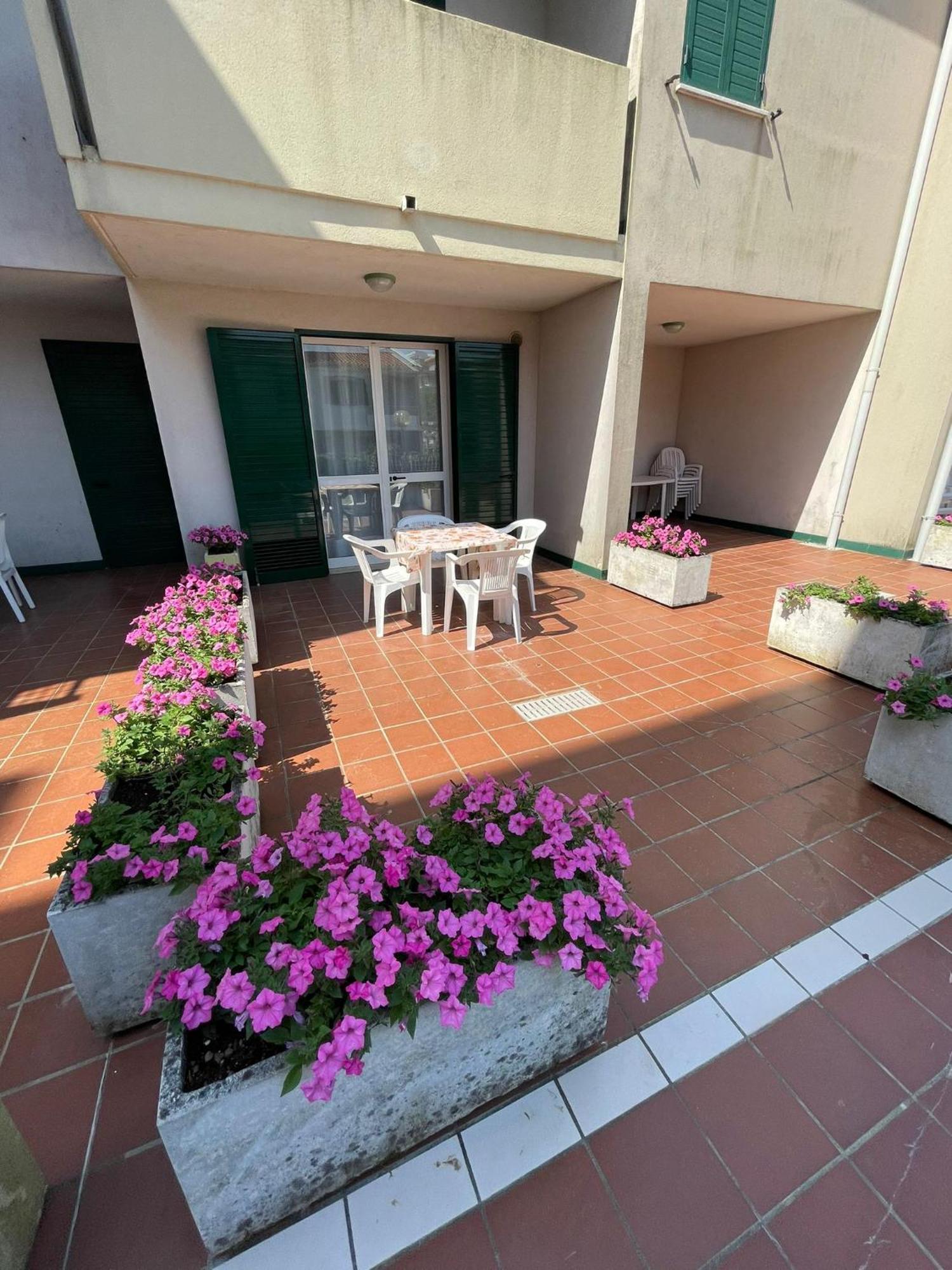 Villaggio Luna Swimmingpool- Agenzia Cocal Καόρλε Εξωτερικό φωτογραφία