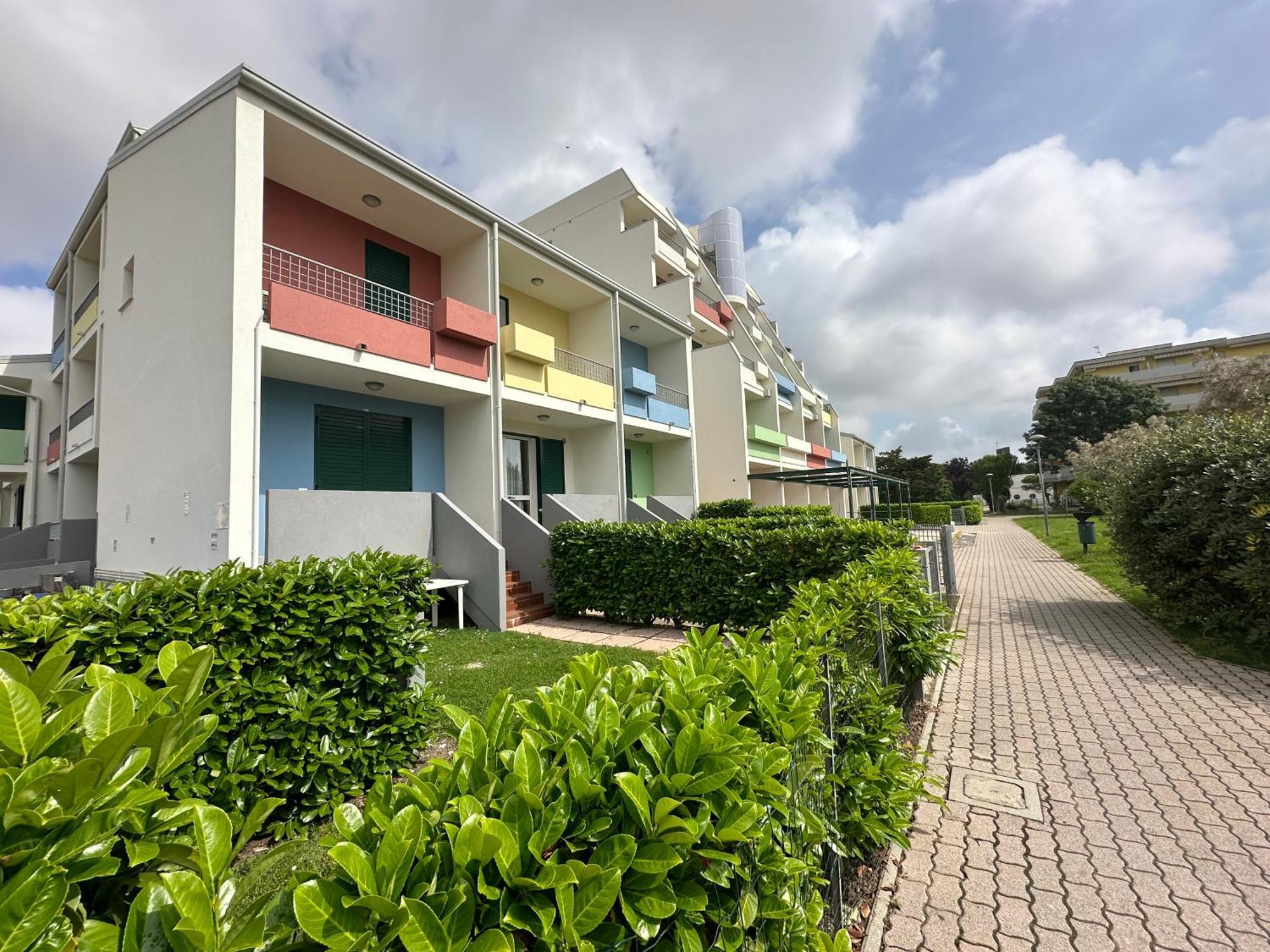 Villaggio Luna Swimmingpool- Agenzia Cocal Καόρλε Εξωτερικό φωτογραφία
