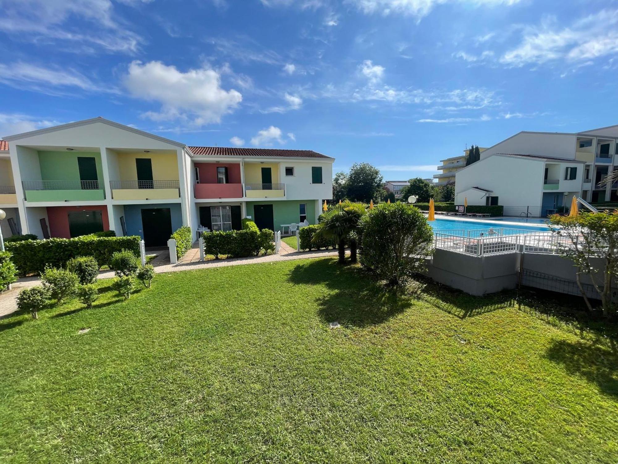 Villaggio Luna Swimmingpool- Agenzia Cocal Καόρλε Εξωτερικό φωτογραφία