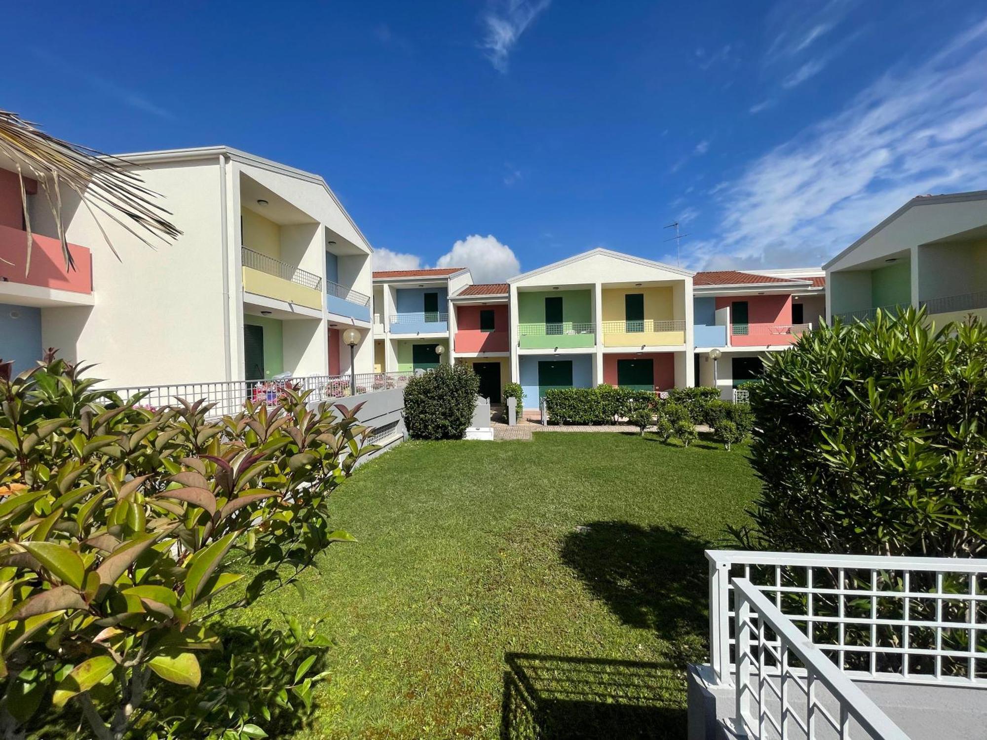 Villaggio Luna Swimmingpool- Agenzia Cocal Καόρλε Εξωτερικό φωτογραφία