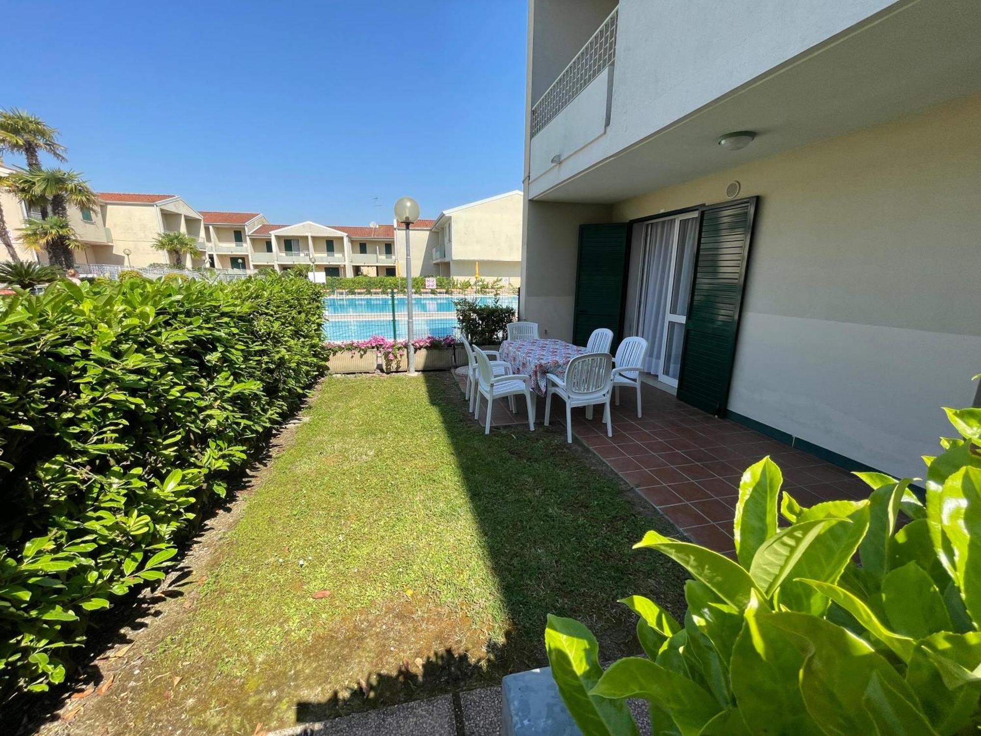 Villaggio Luna Swimmingpool- Agenzia Cocal Καόρλε Δωμάτιο φωτογραφία