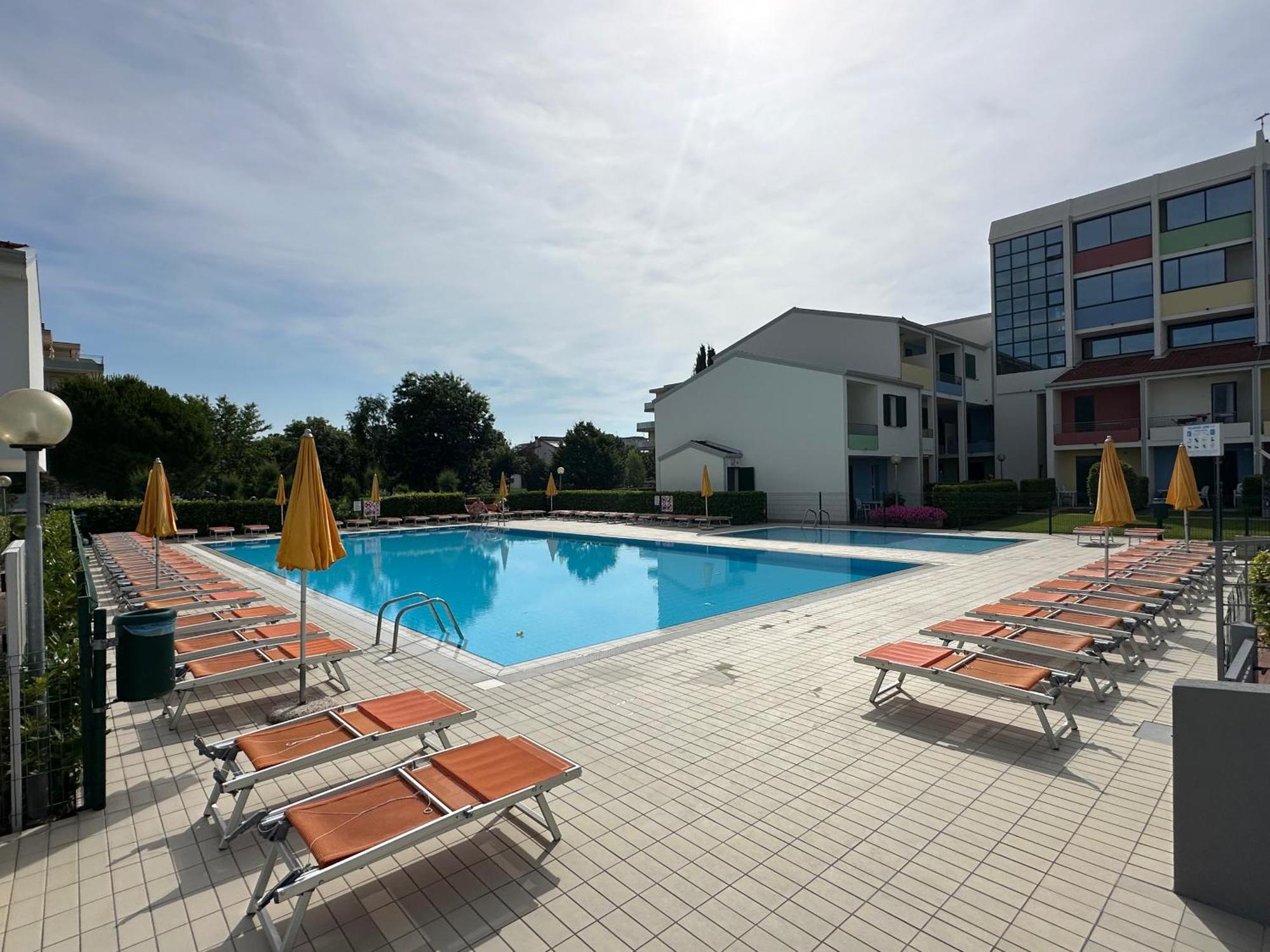 Villaggio Luna Swimmingpool- Agenzia Cocal Καόρλε Εξωτερικό φωτογραφία