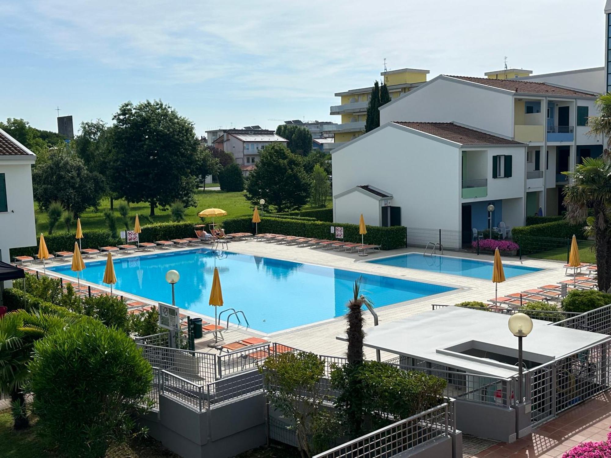 Villaggio Luna Swimmingpool- Agenzia Cocal Καόρλε Εξωτερικό φωτογραφία