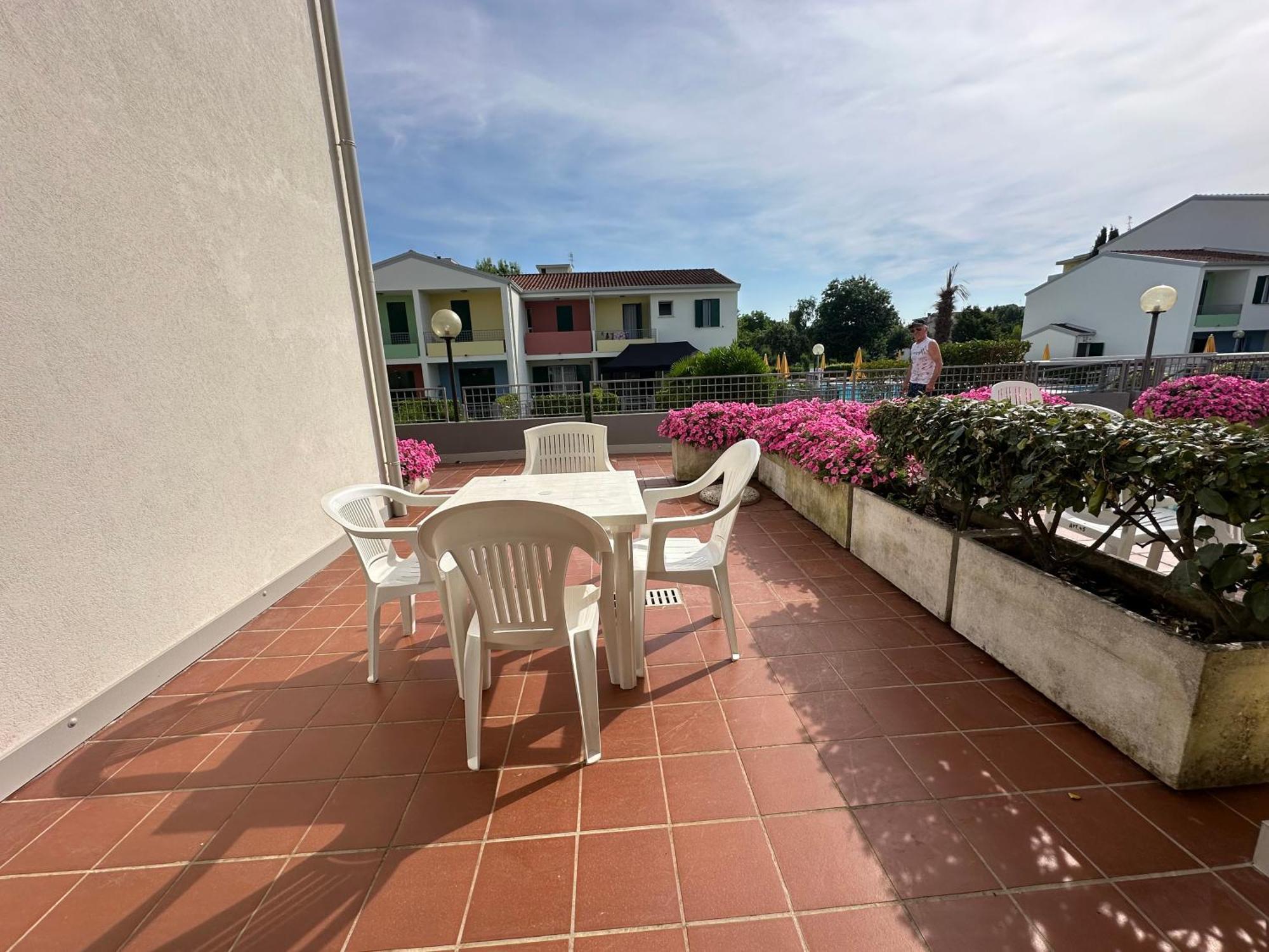 Villaggio Luna Swimmingpool- Agenzia Cocal Καόρλε Εξωτερικό φωτογραφία